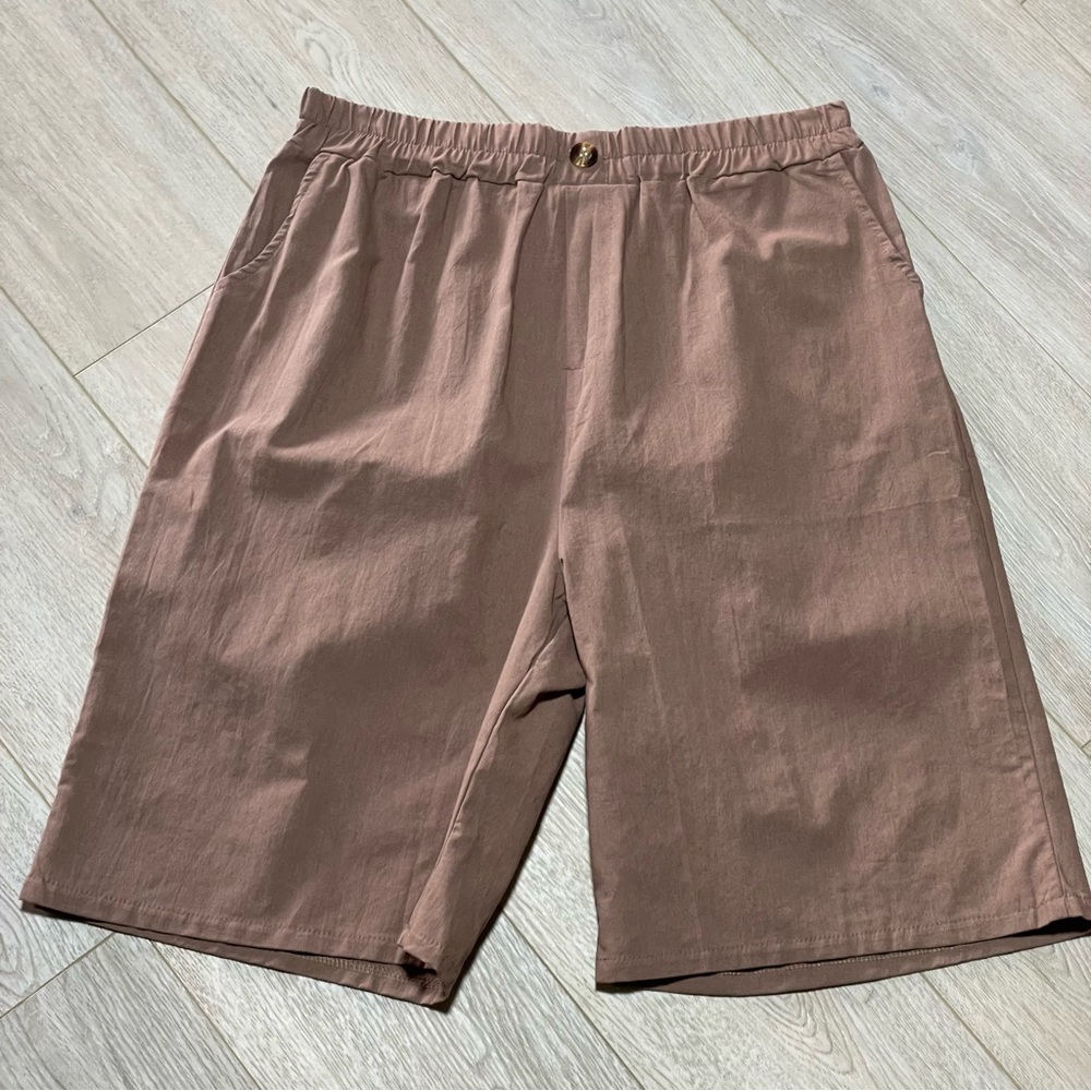 Women's Tan Shorts NWOT